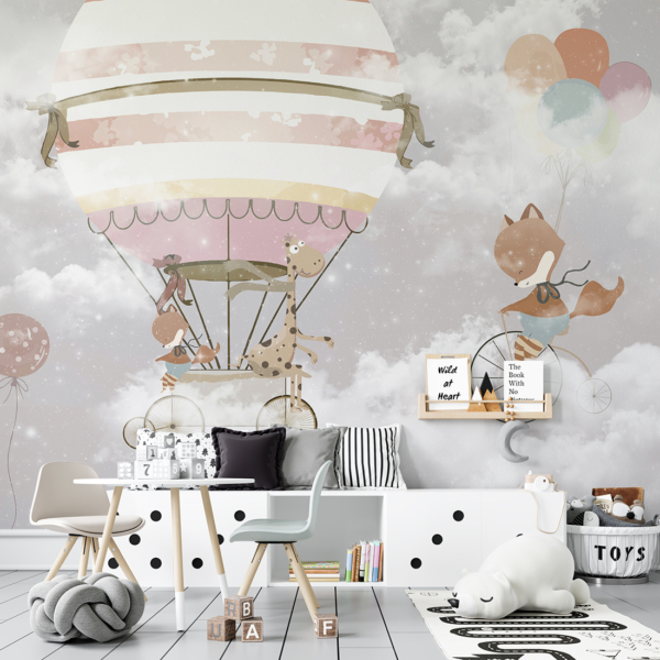 Zidni mural s balonom kreće na putovanje