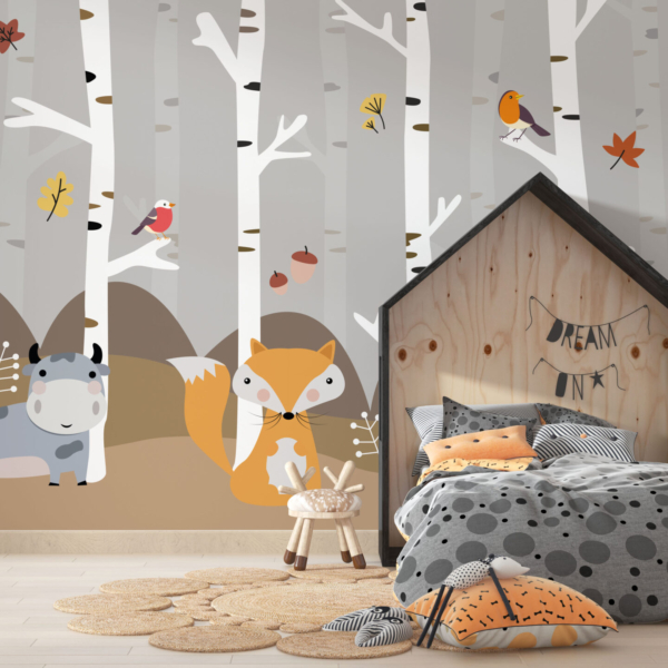 Zidni zid životinja među brezama